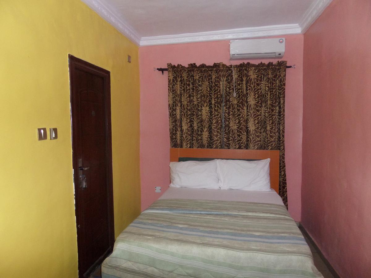 Ikotun De-Zone Hotel מראה חיצוני תמונה